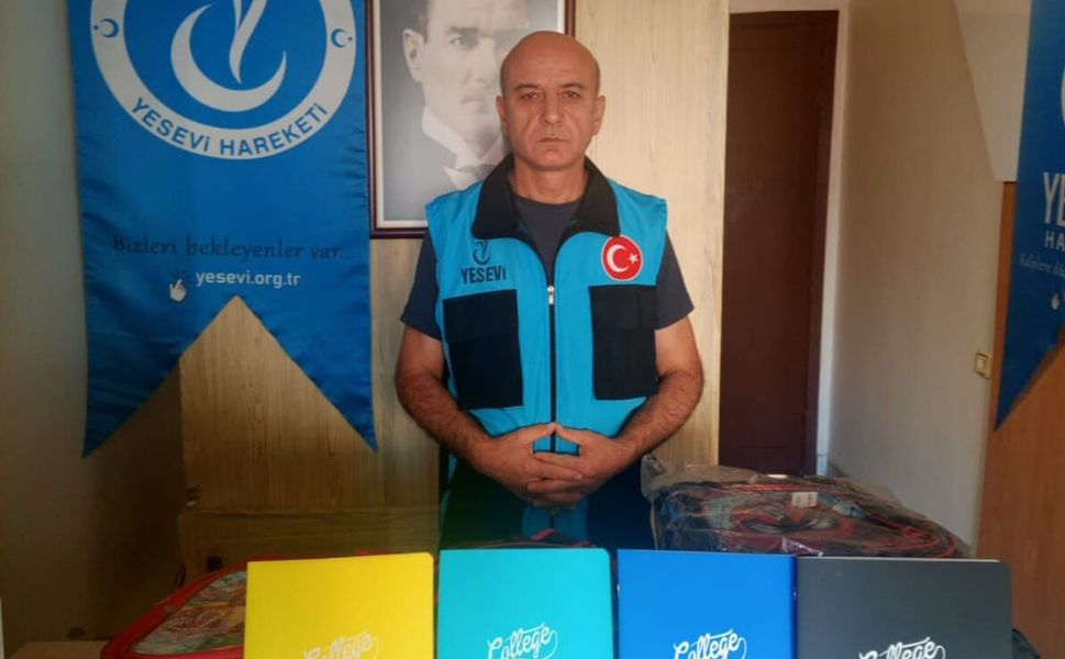 ÖĞRENCİLERE ÇANTA VE KIRTASİYE DESTEĞİ