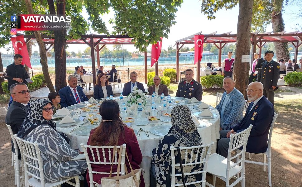 GAZİLERE VEFA SOFRASI