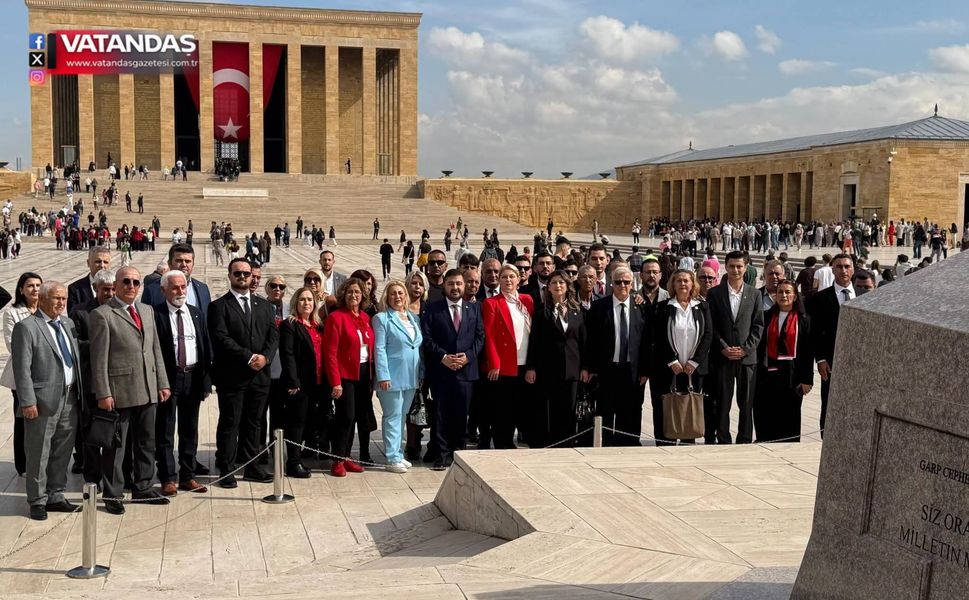 CHP’DEN ANITKABİR’E ANLAMLI ZİYARET