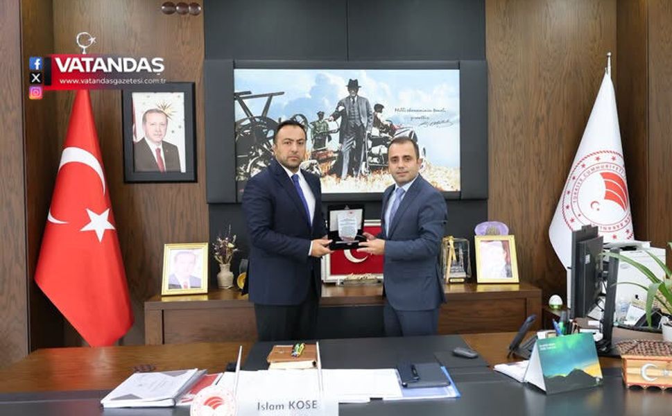 GÖREVİNDEN AYRILAN TOĞANTİMUR’A PLAKETLİ TEŞEKKÜR