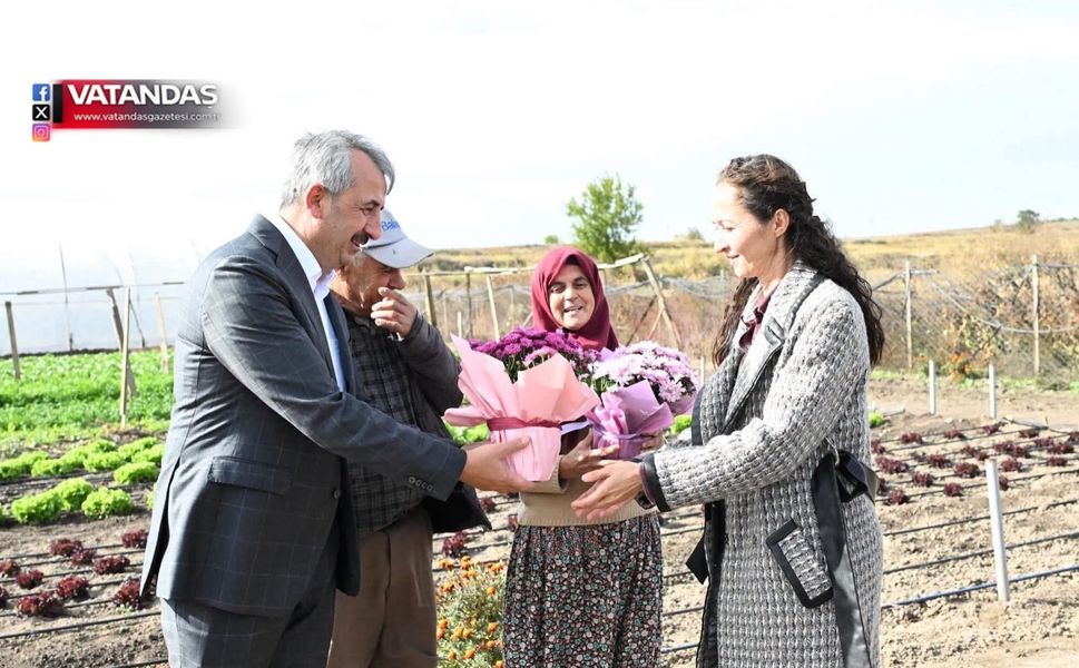 VALİ SEZER’DEN KADIN ÇİFTÇİLERE ZİYARET