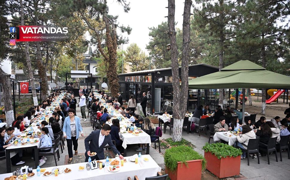 AYNI SOFRADA BULUŞTULAR