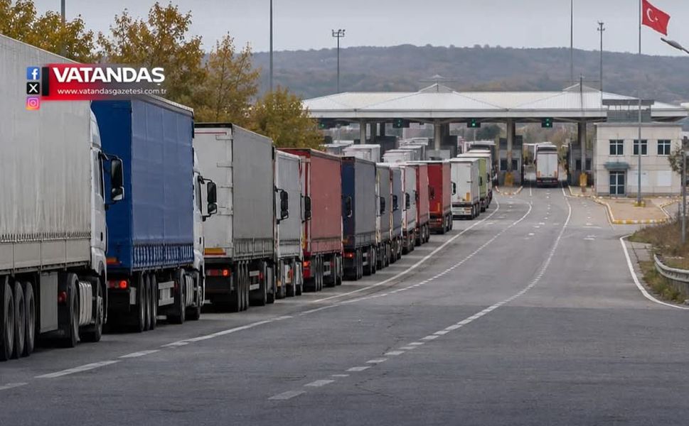 HAMZABEYLİ’DE TIR KUYRUĞU UZUYOR