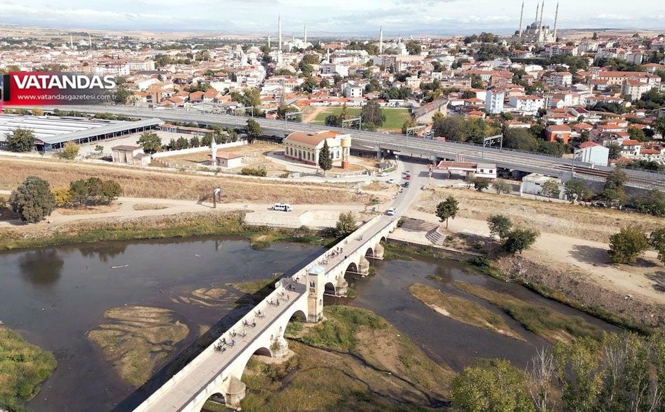 TARİHİ KÖPRÜLERDE TEK YÖN UYGULAMASI SON BULDU