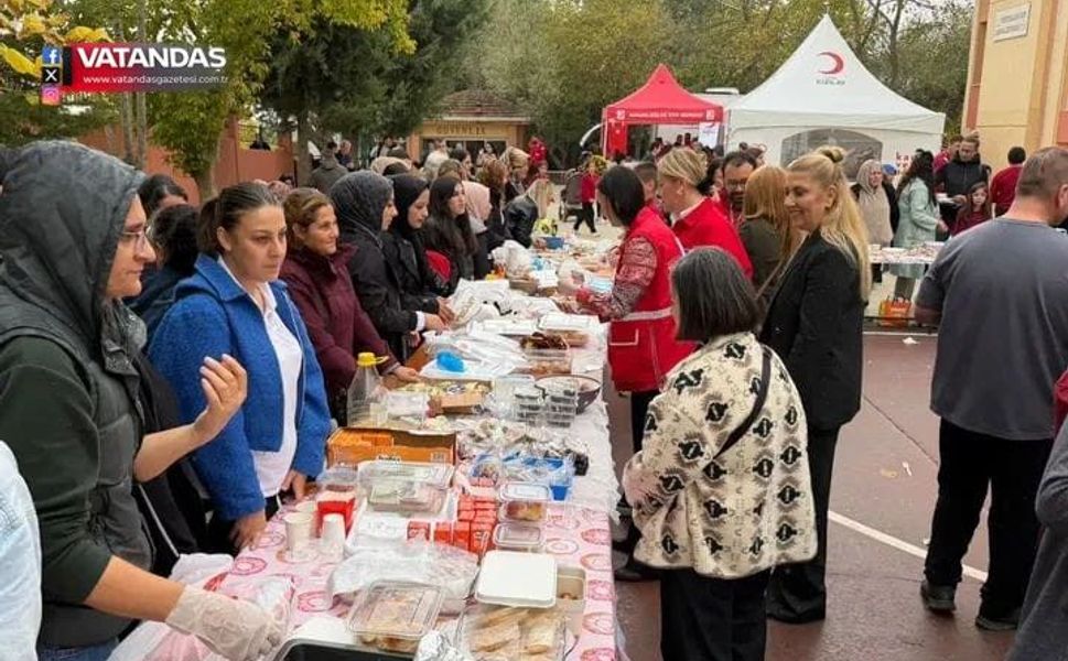 KIZILAY’DAN OKUL KERMESİNE DESTEK