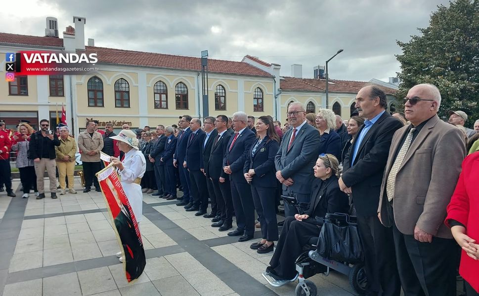 CUMHURİYET’İN IŞIĞINDA BİR ARAYA GELDİLER