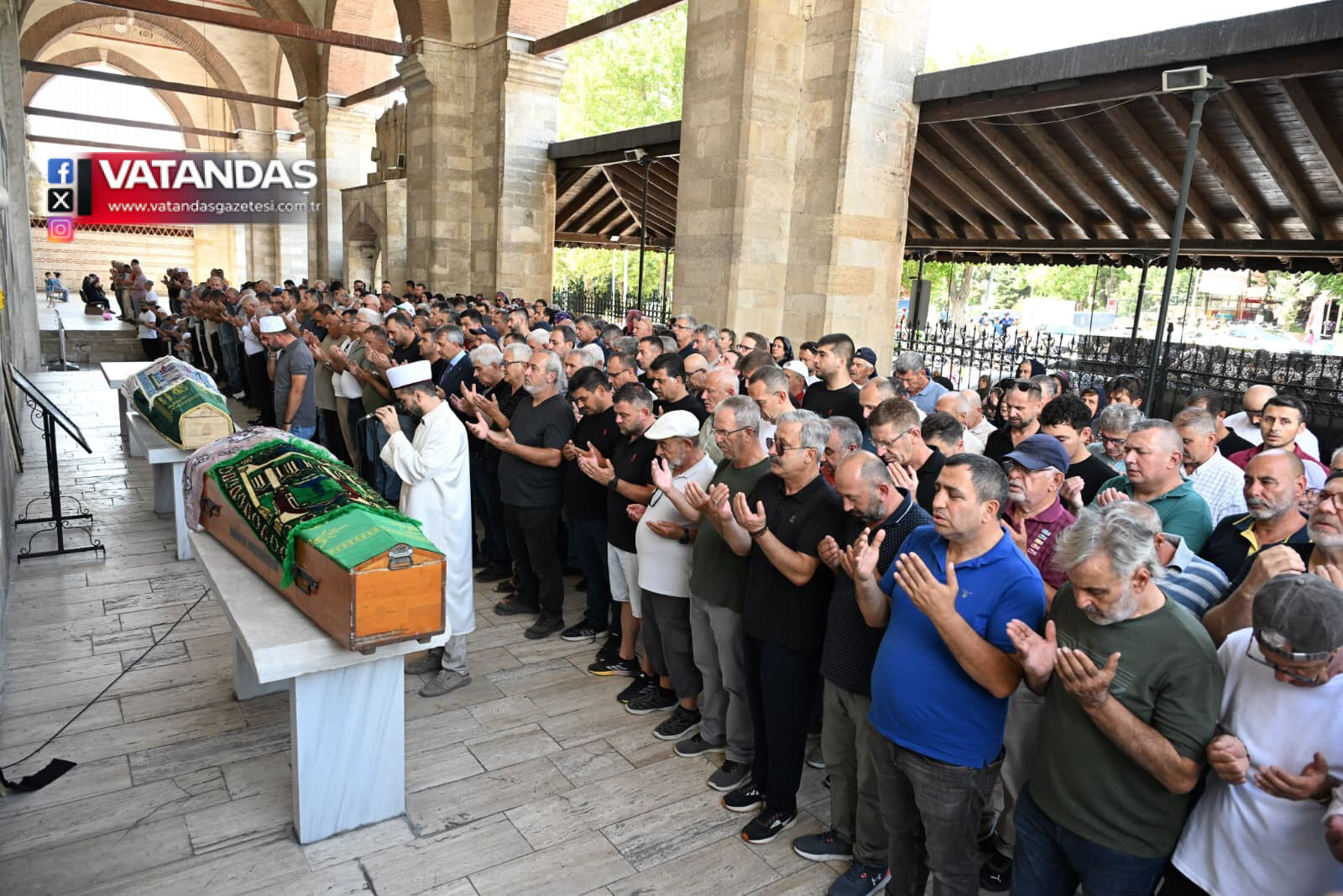 TRAKTÖR KAZASINDA ÖLEN ÇİFT TOPRAĞA VERİLDİ